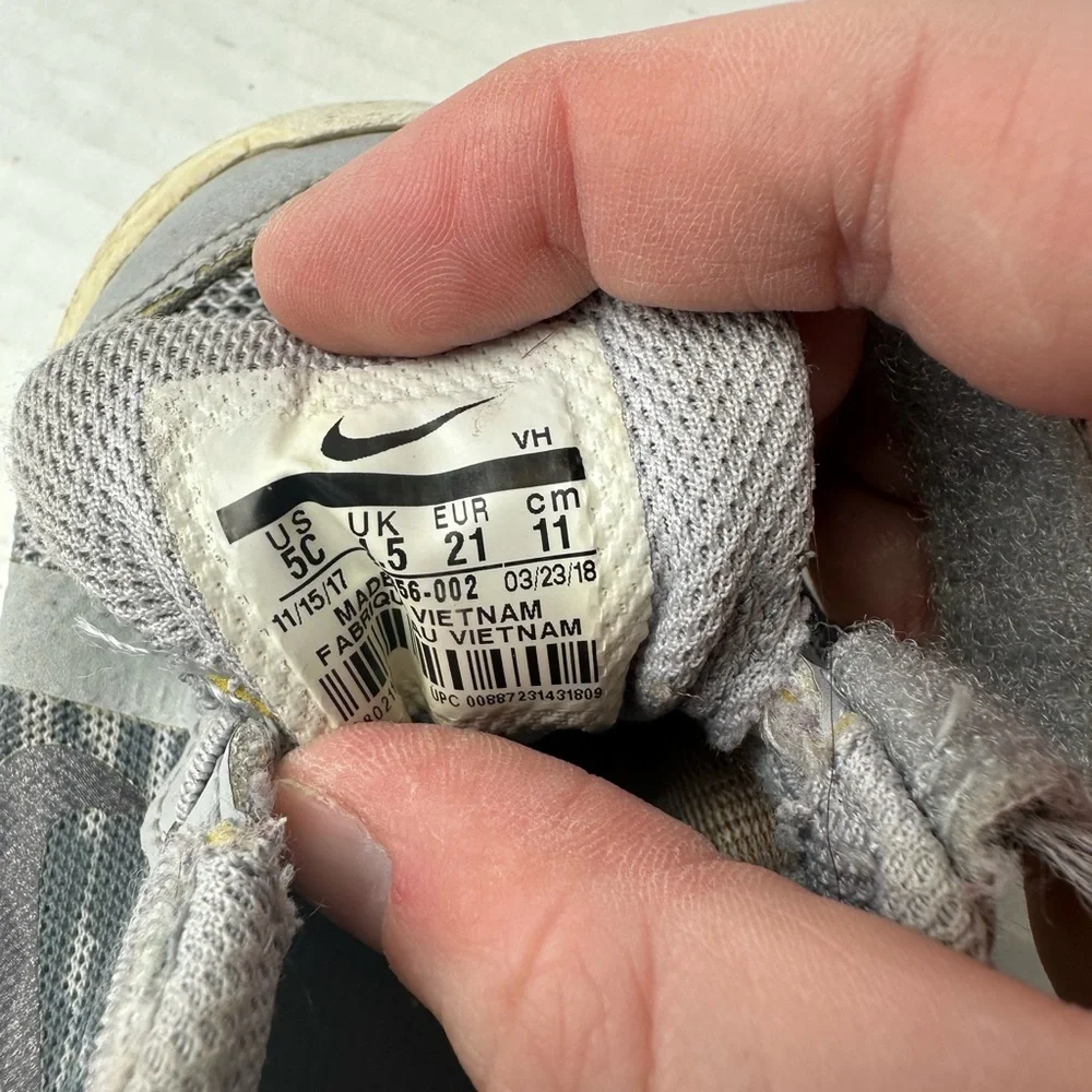 Nike‎ Downshifter 8 Sneaker Toddler Boy 5C Gray Low Top Hook And Loop